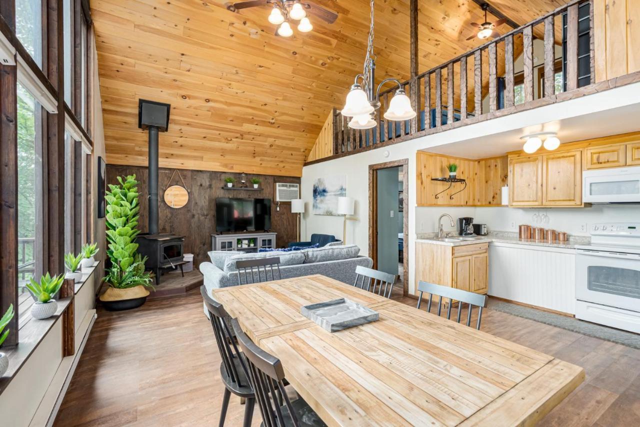 Hedgesville Quaint Loft Cabin W Hot Tub, Firepit, Deck & Grill מראה חיצוני תמונה