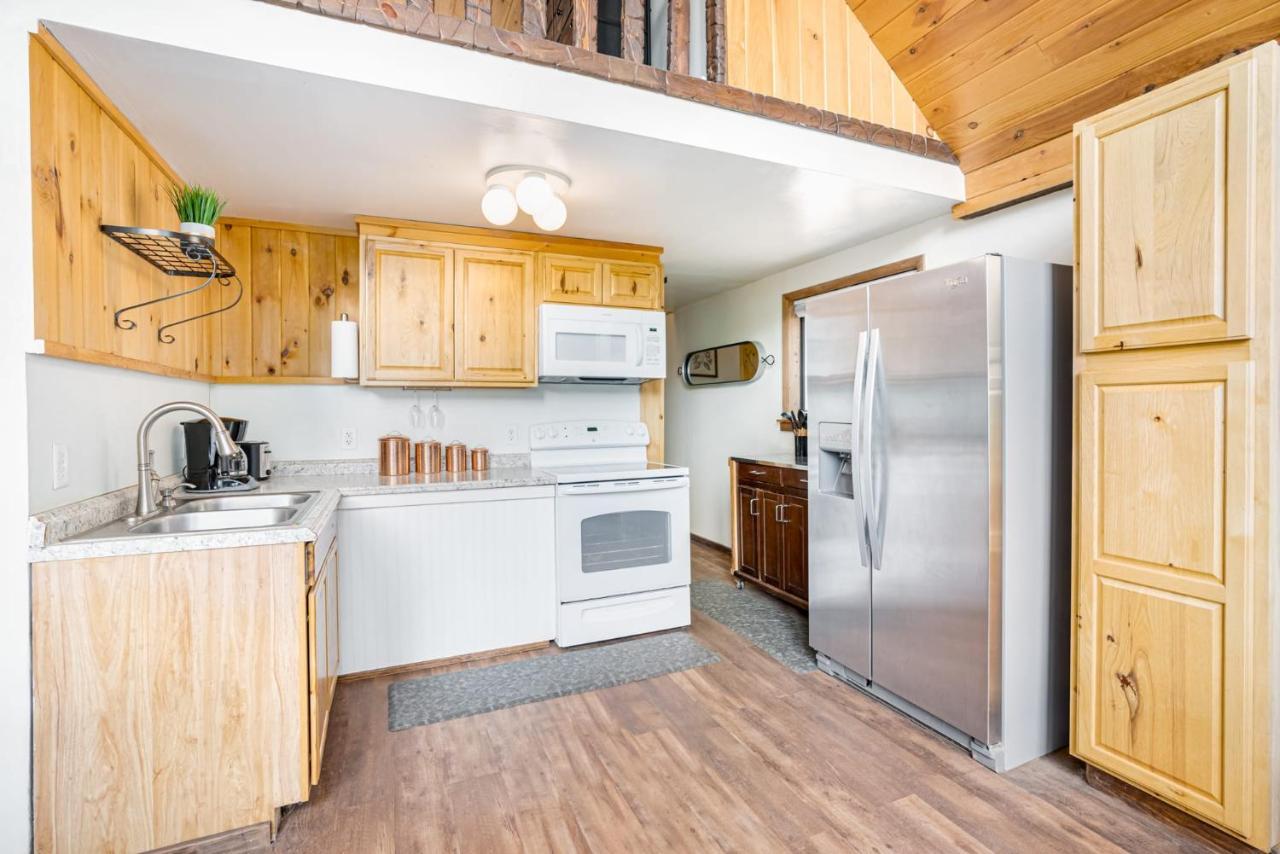 Hedgesville Quaint Loft Cabin W Hot Tub, Firepit, Deck & Grill מראה חיצוני תמונה