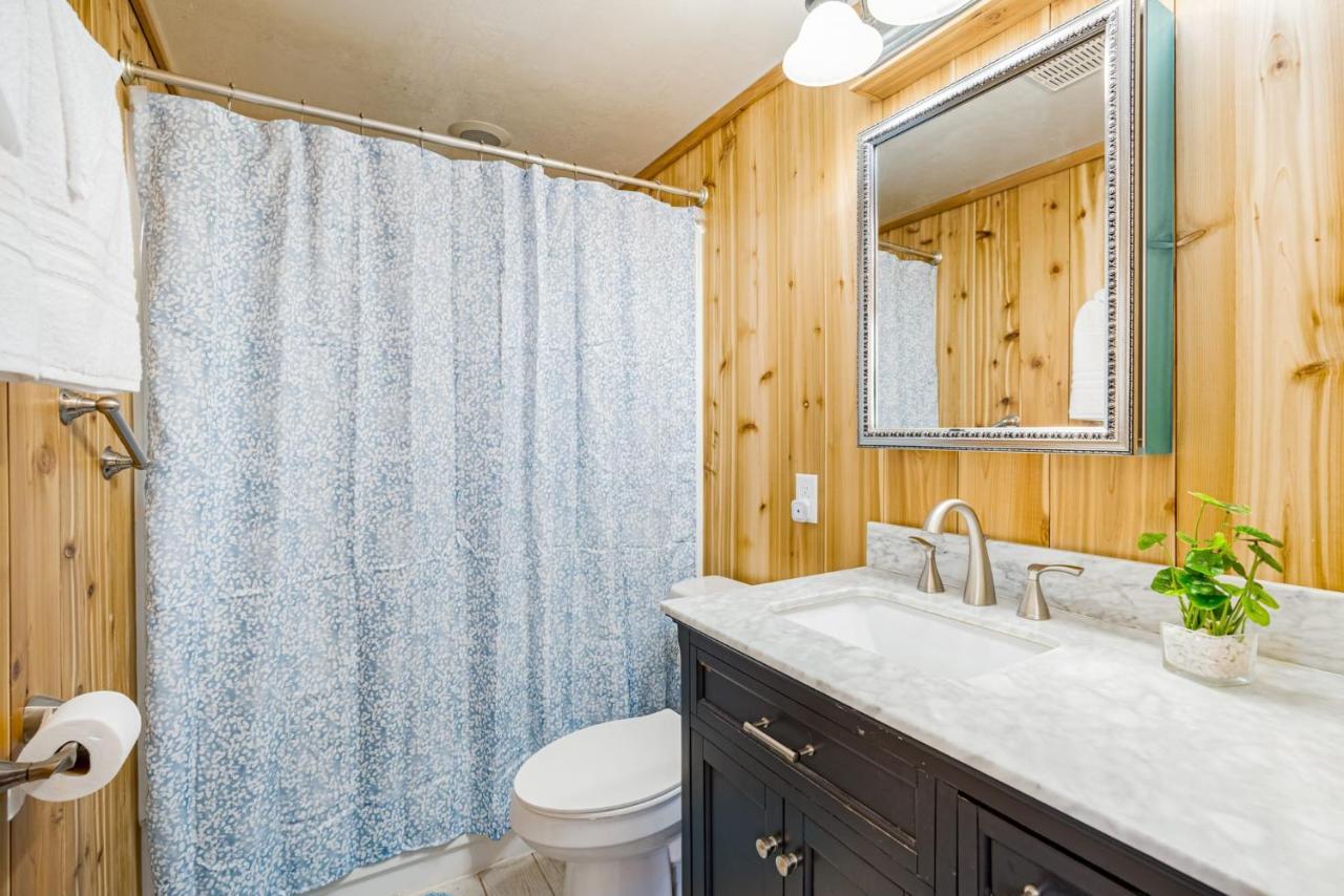 Hedgesville Quaint Loft Cabin W Hot Tub, Firepit, Deck & Grill מראה חיצוני תמונה