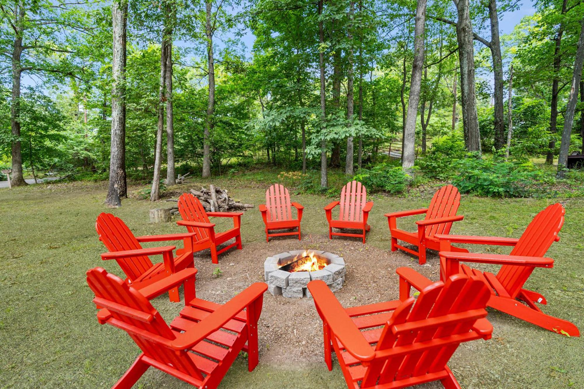 Hedgesville Quaint Loft Cabin W Hot Tub, Firepit, Deck & Grill מראה חיצוני תמונה
